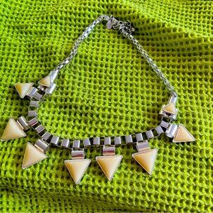 Express cream color necklace